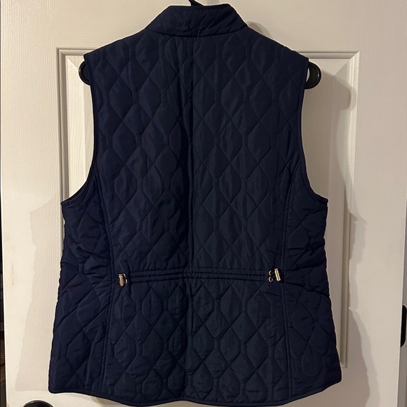 Croft & Barrow zip up vest. Size medium. - Picture 2 of 4
